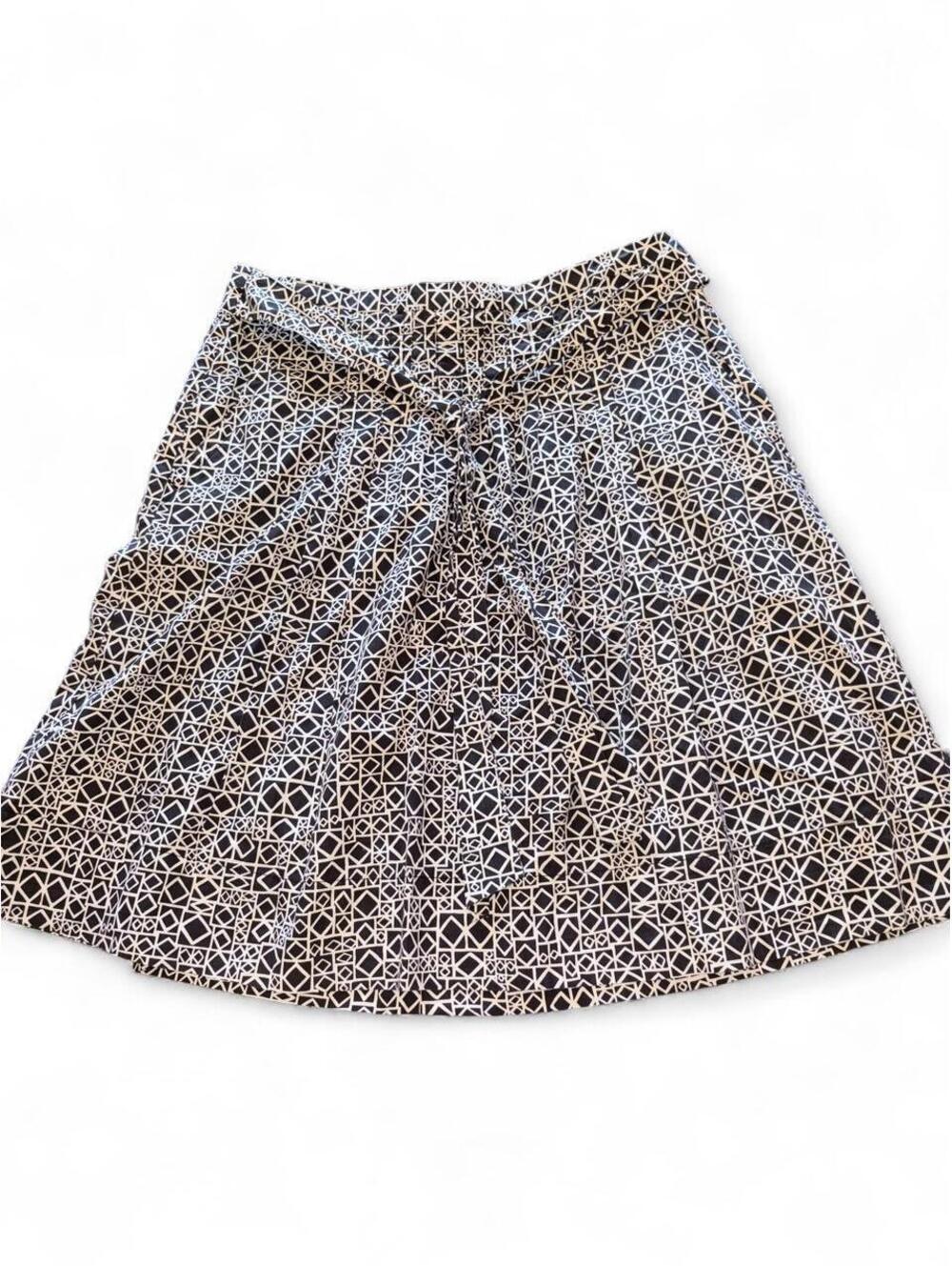 BCBGMAXAZRIA black with white geometric print pleated flared skirt